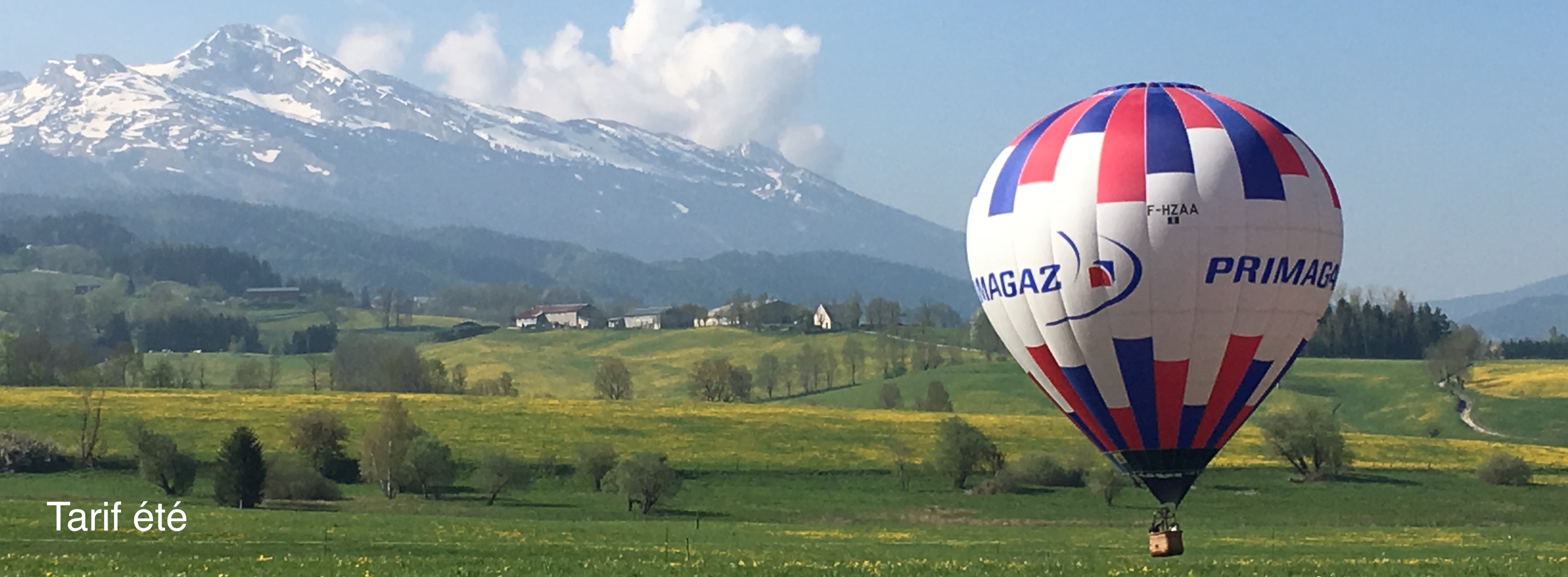 Heissluftballon in dem Val de Lans